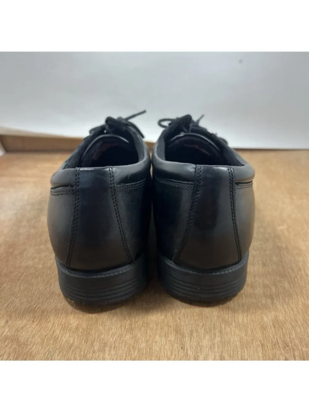 Rockport Essential Details Cap Toe Men Size 9.5 Black Oxfords Shoes Waterproof